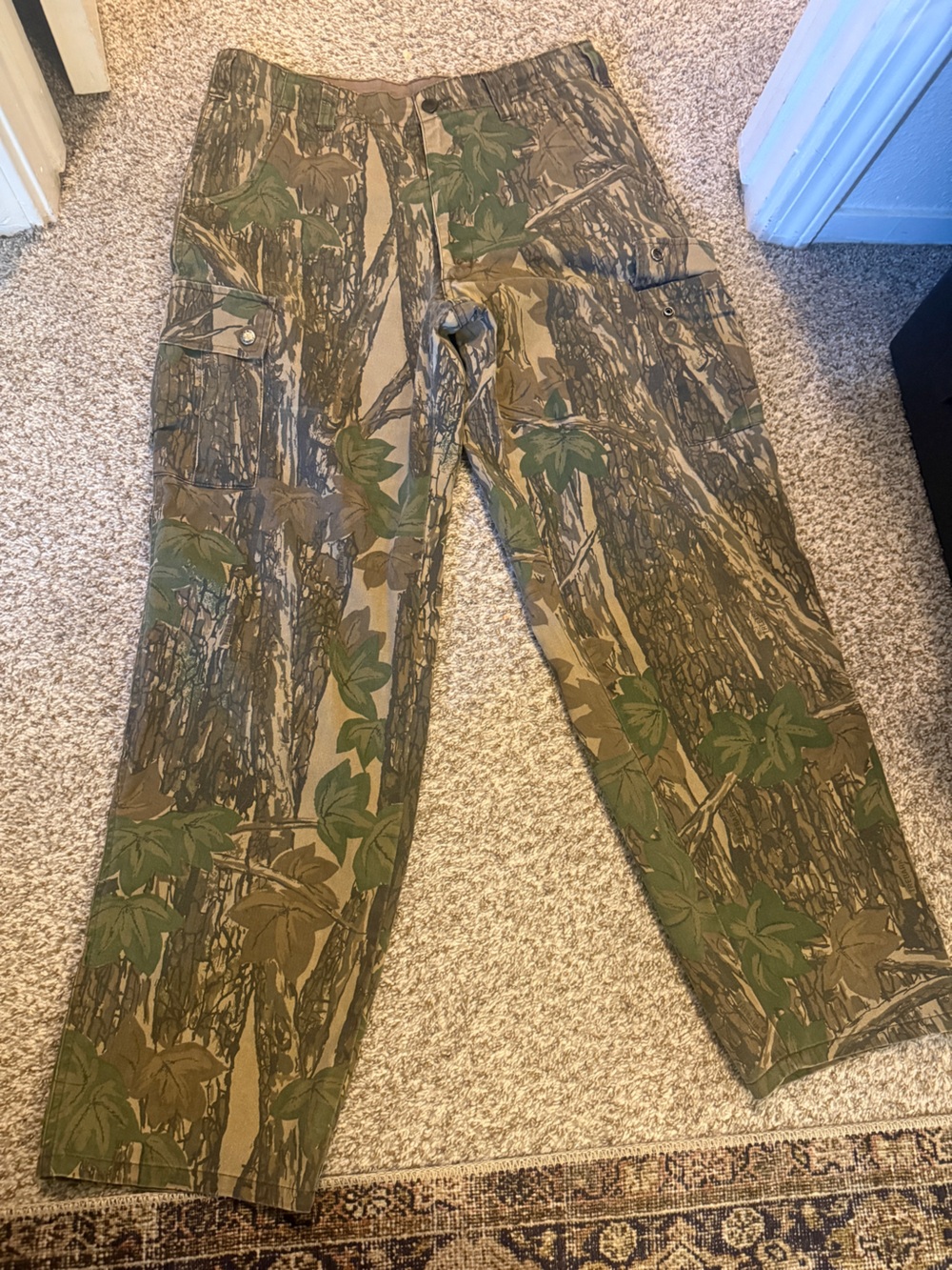 Vintage Winchester Men's Camo Cargo Pants in Green/Brown - Durable Outdoor Style